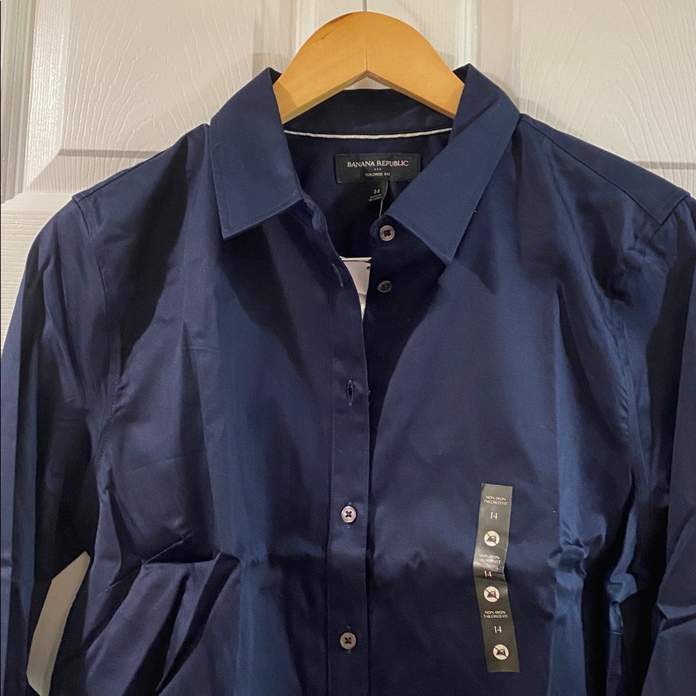 Banana Republic Women’s Navy Blue Tailored Button-Up Shirt - Size 14 - Picture 3 of 10